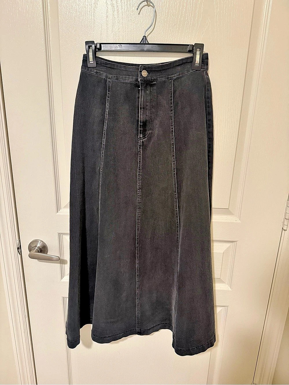 Black Denim midi Skirt Like New